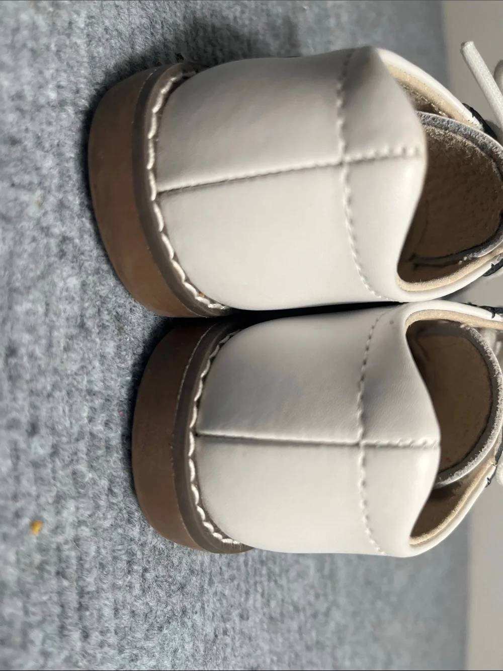 FootMates White and Navy Kids Lace-Up Shoes